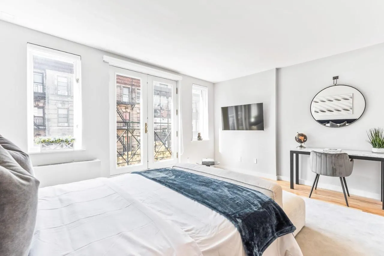Luxe Studio Suite In Upper East Side With Charming Juliet Balcony 뉴욕 펜션