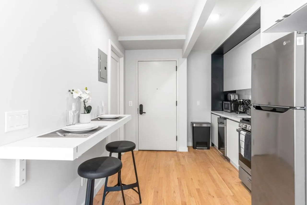 펜션 Luxe Studio Suite In Upper East Side With Charming Juliet Balcony 뉴욕 미국